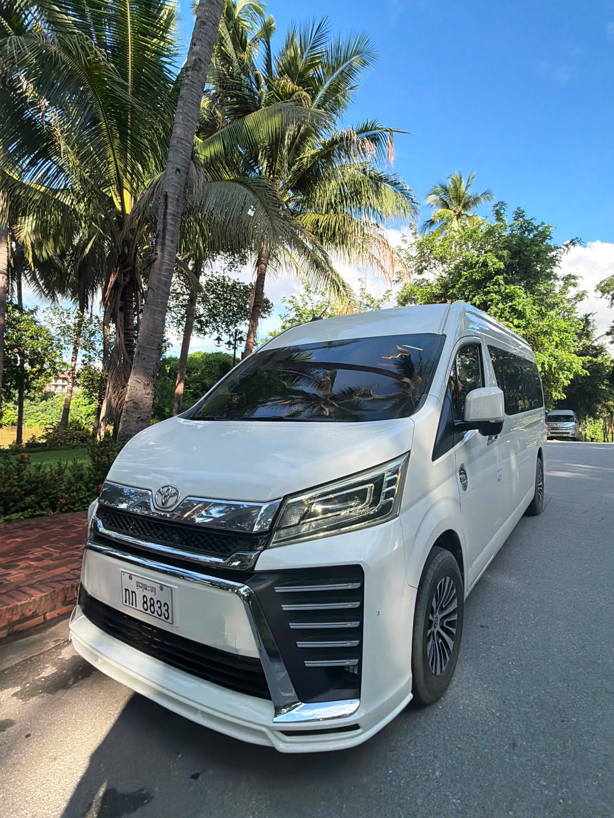 รถบริการ - Lambo Car Rental 10