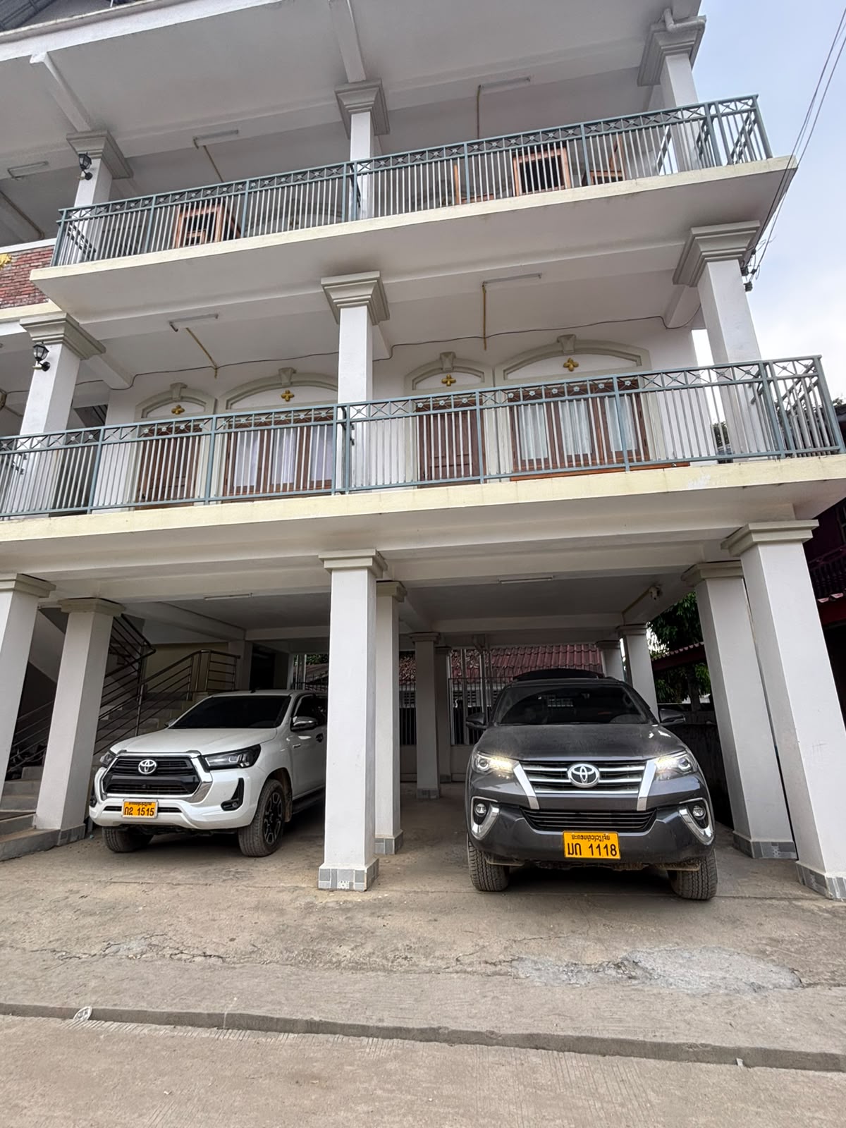 รถบริการ - Lambo Car Rental 16