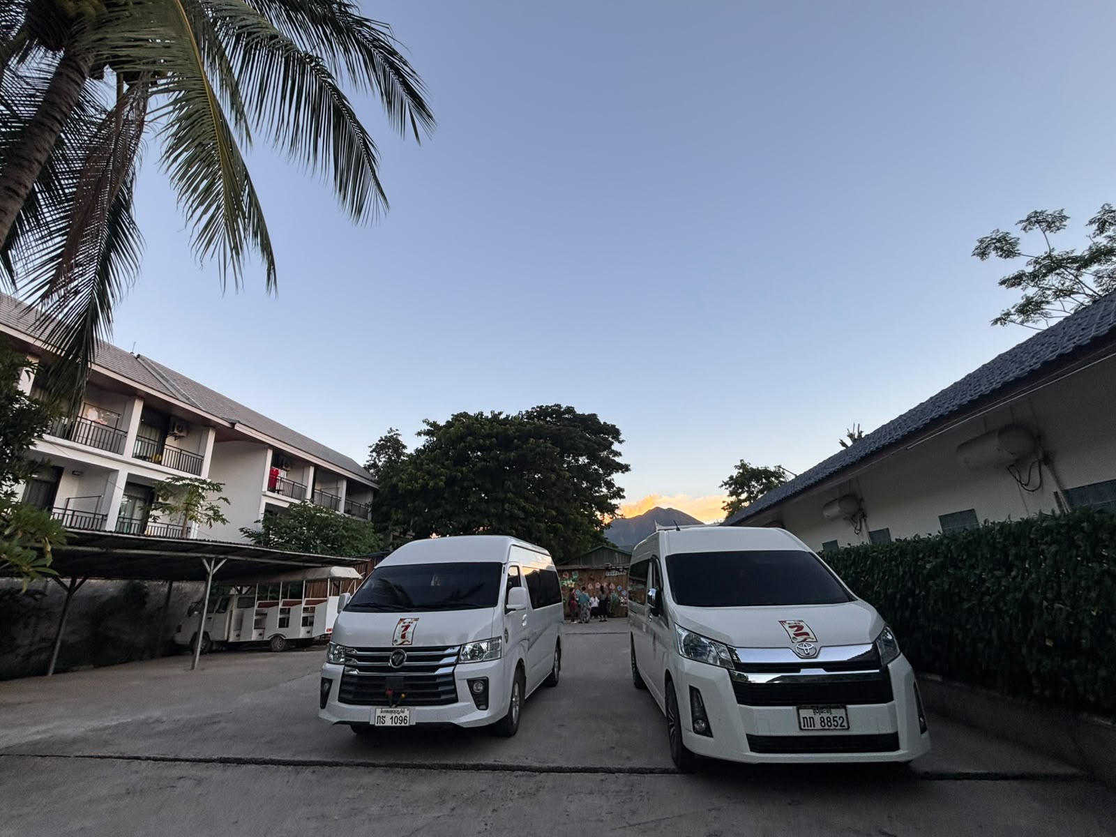 รถบริการ - Lambo Car Rental 4