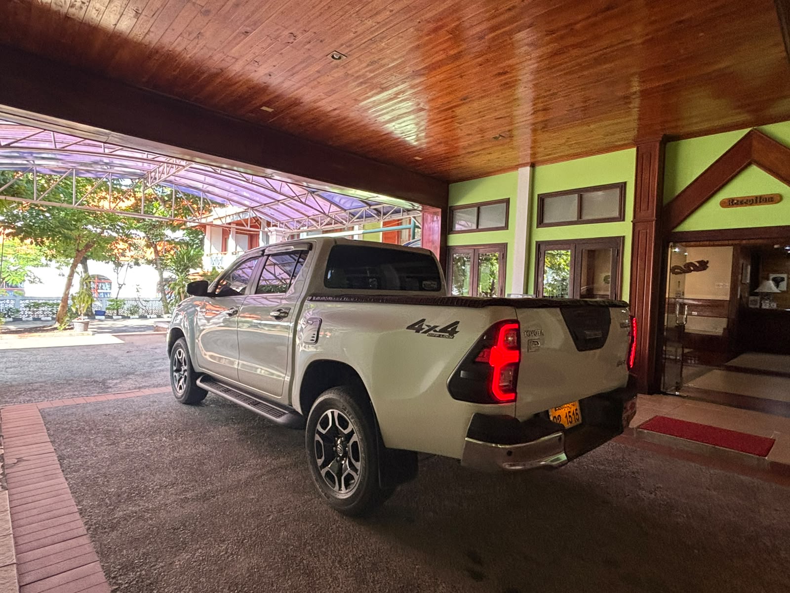รถบริการ - Lambo Car Rental 6